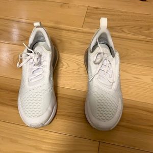 Nike Air Max 270 (WORN TWICE)